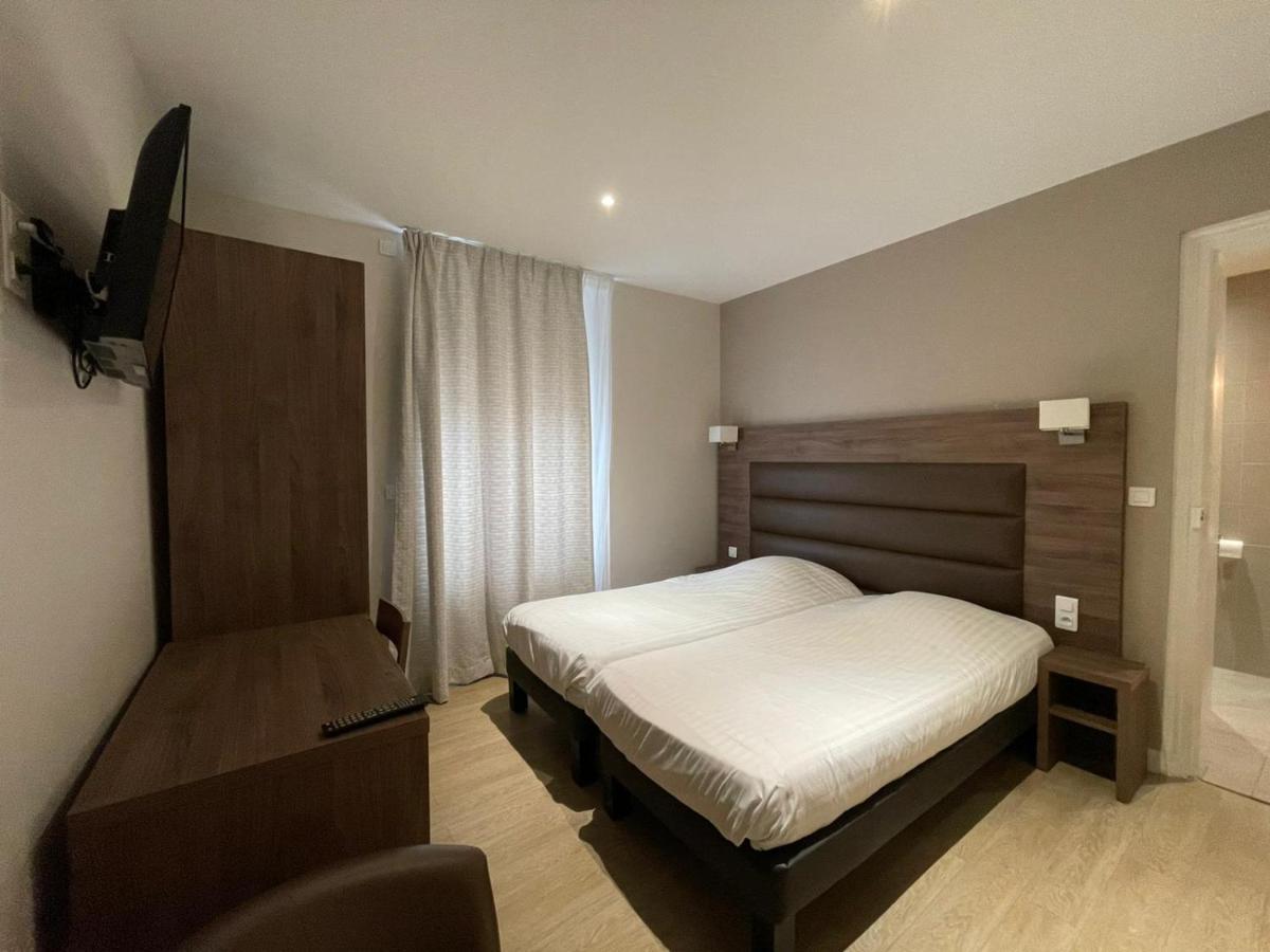 Royal Hotel Angers Bagian luar foto