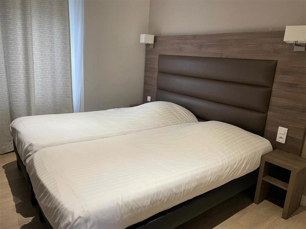 Royal Hotel Angers Bagian luar foto