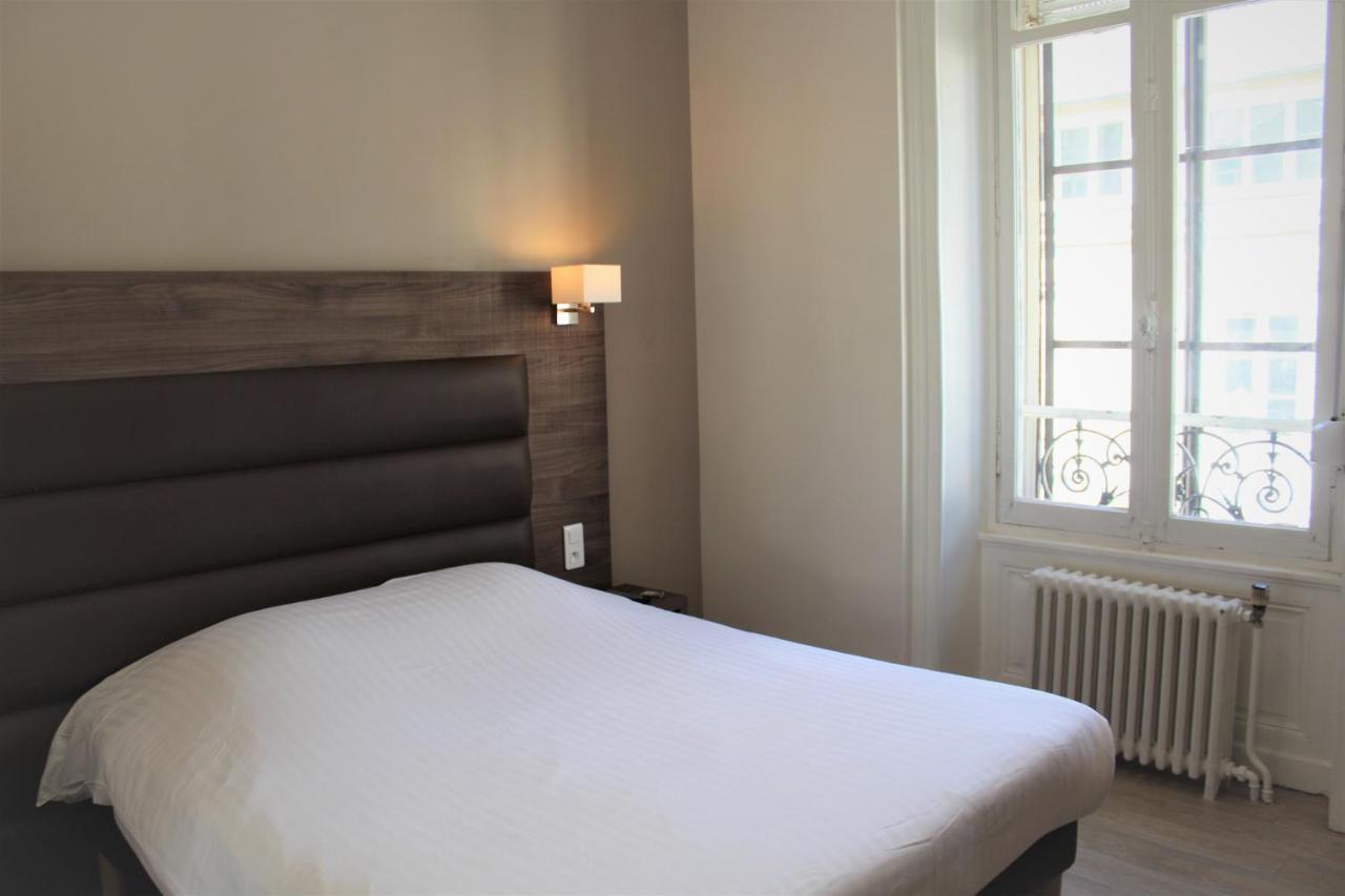 Royal Hotel Angers Bagian luar foto