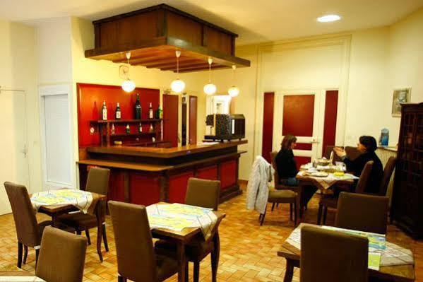 Royal Hotel Angers Bagian luar foto